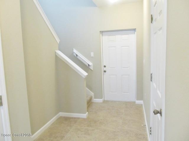 Building Photo - 1385 Lara Cir