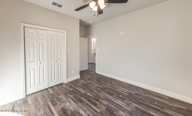 Building Photo - 1808 Ross Ave