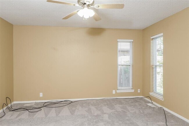 Building Photo - 6807 Cricket Canyon Rd