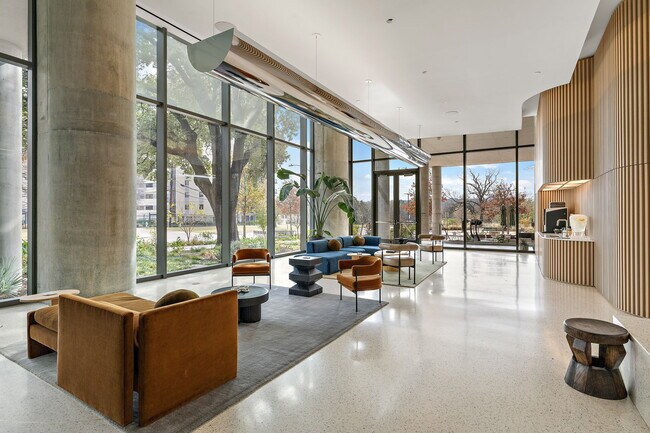 Building Photo - 44 East Ave