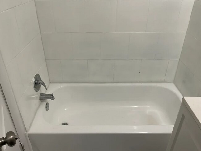 Building Photo - 4915 Donnybrook Ave