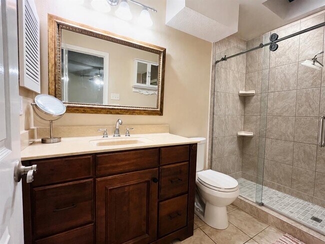 Building Photo - 8705 Clearbrook Trail