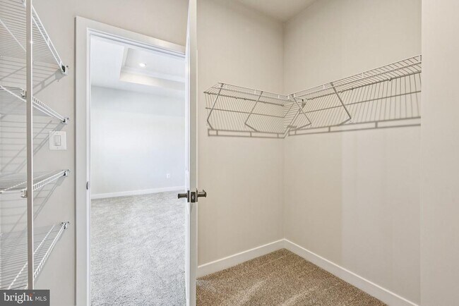 Building Photo - 9389 Edenderry Dr