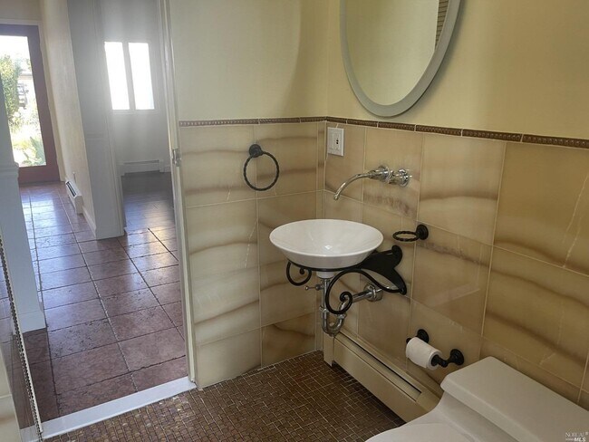 Building Photo - 124 Montego Key