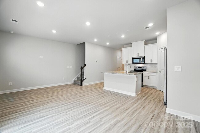 Building Photo - 1741 Braemar Vlg Dr