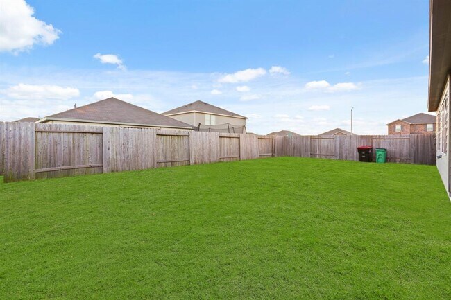 Building Photo - 6306 Highland Trl Dr