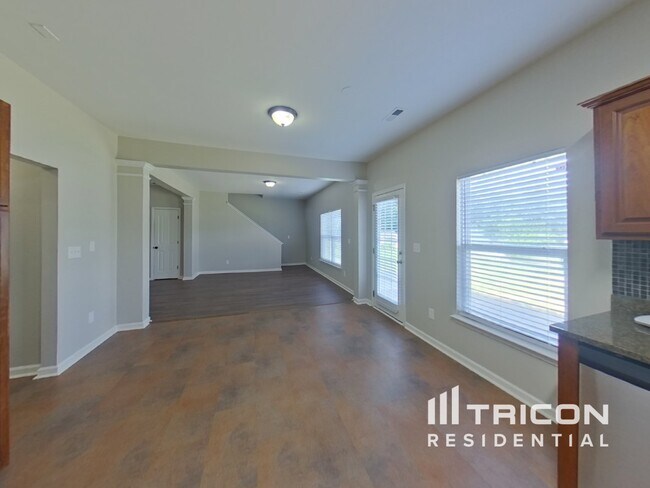 Building Photo - 1522 Ladora Dr