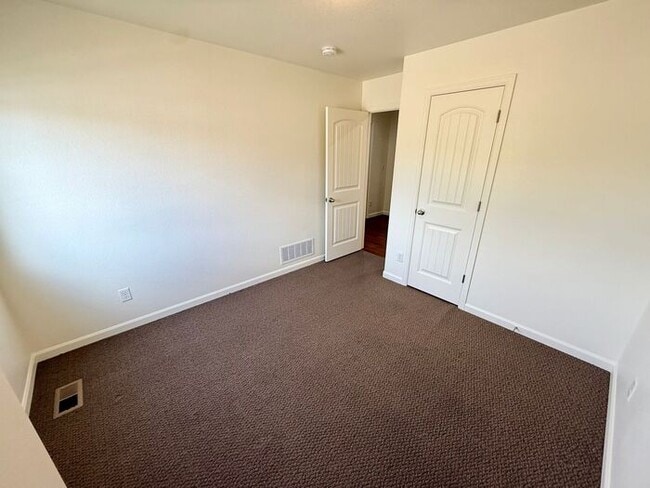 Building Photo - Well Maintained 4 Bed, 3 Bath Home in Anderson Farm!