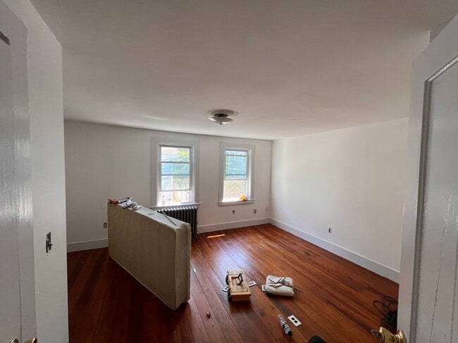 Building Photo - 21 Sawin St