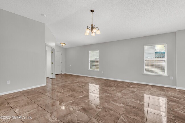 Building Photo - 1413 Heather Ct
