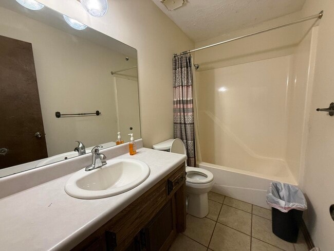 Building Photo - 1307 W Lexington Cir