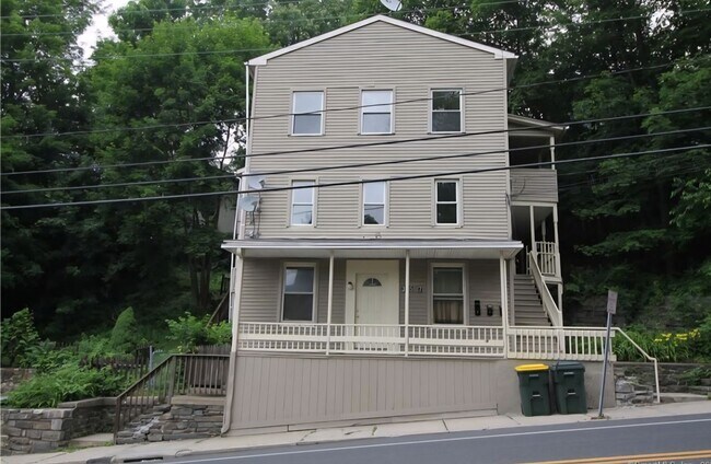 Building Photo - 3-7 Maple Street - Unit 7