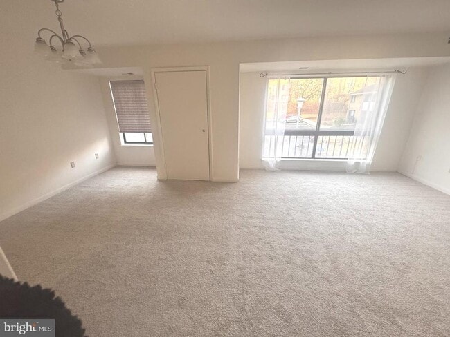 Building Photo - 8865 Roll Right Ct