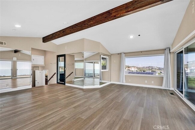 Building Photo - 3921 Calle Real