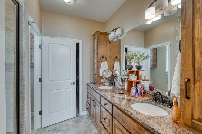 Building Photo - 301 Firestone Dr