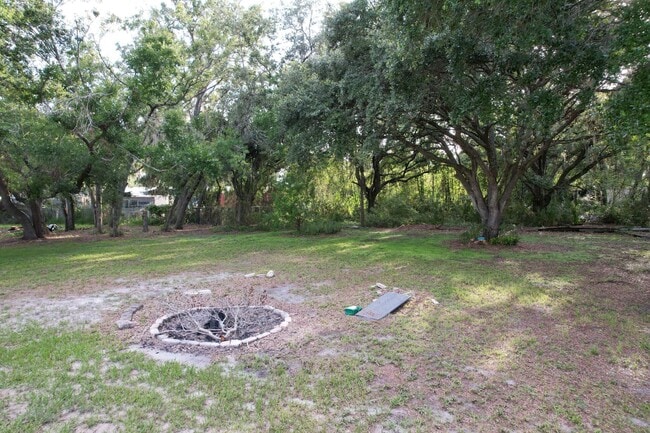 Building Photo - 3 Bedroom / 2 Bath House On An Acre