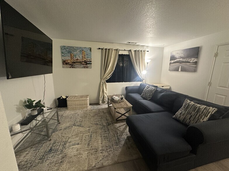 Building Photo - 1503 El Monte Ave