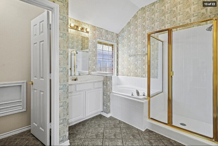 Building Photo - 2127 Ballycastle Dr