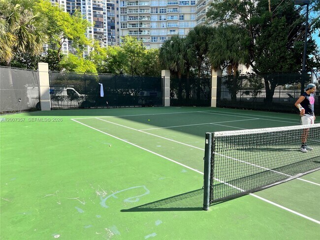 Building Photo - 2475 Brickell Ave