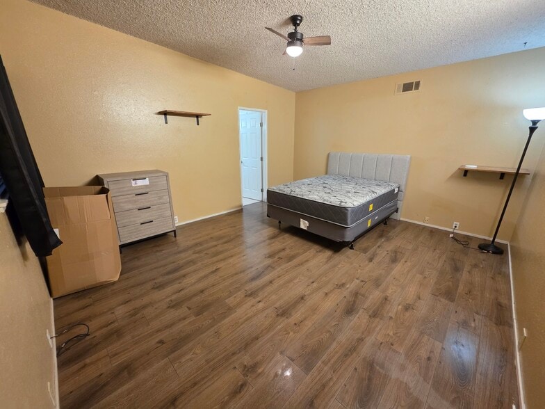 Building Photo - 1312 Toyon Plz