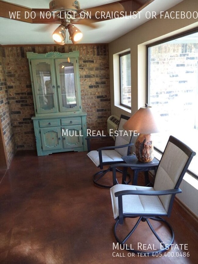 Building Photo - Furnished Single Family Home