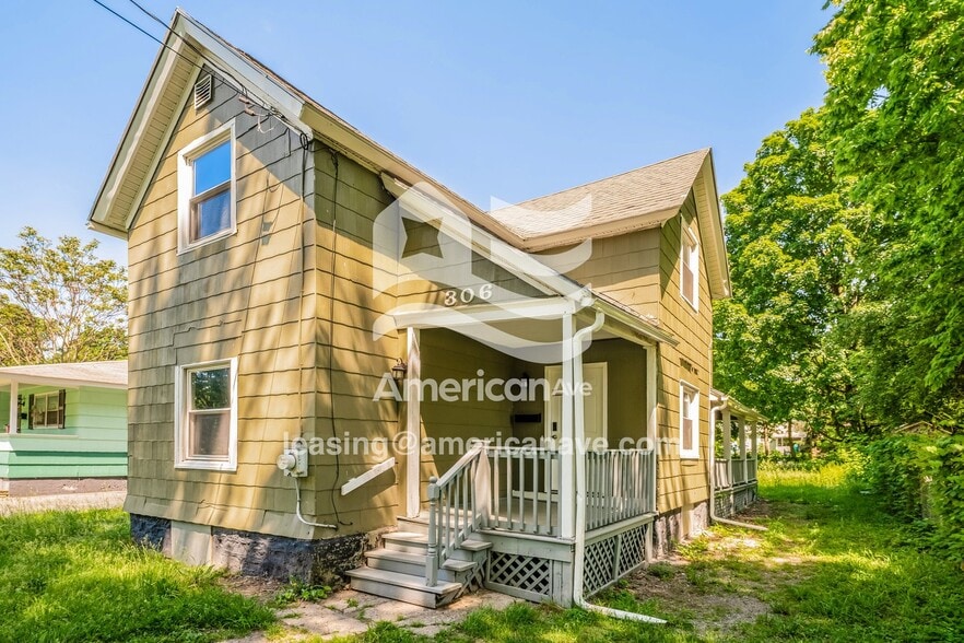 Building Photo - 306 W Matson Ave