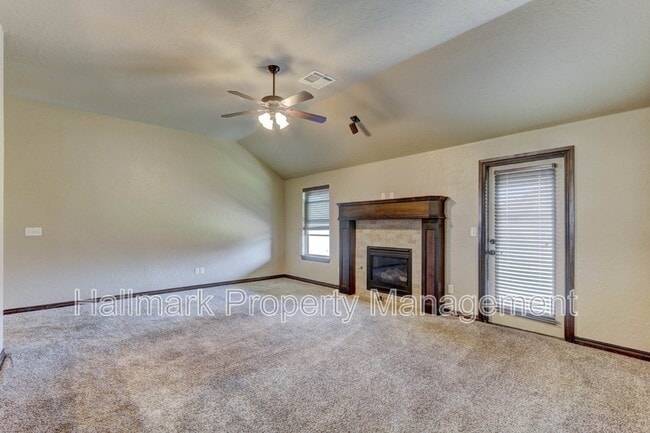 Building Photo - 920 SW 13th St