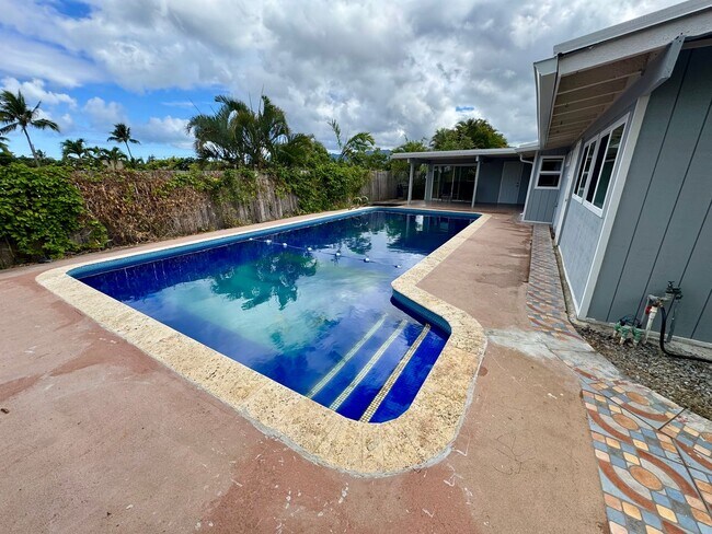 Building Photo - Rarely available 4 bed, 3 bath w/ a pool i...