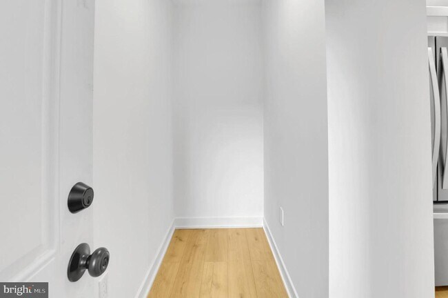 Building Photo - 274 S Alden St