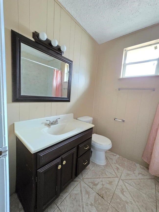 Building Photo - 822 Ivy Hollow St