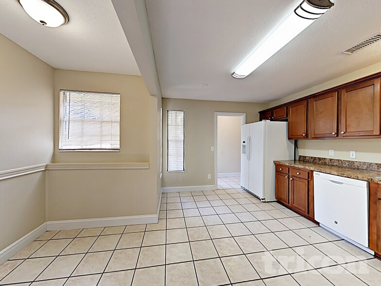 Building Photo - 1734 Alder Dr