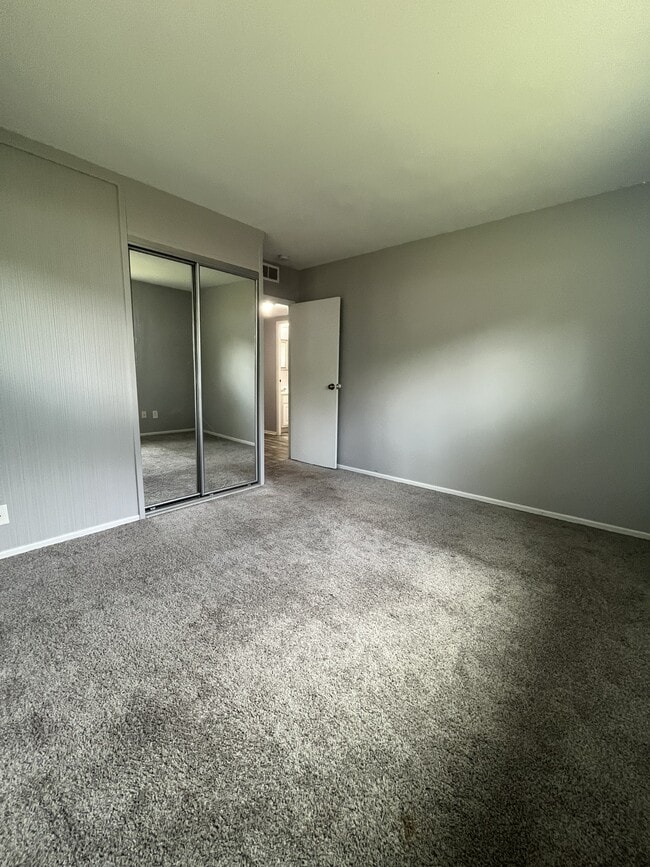 Building Photo - 4200 Shirley Dr
