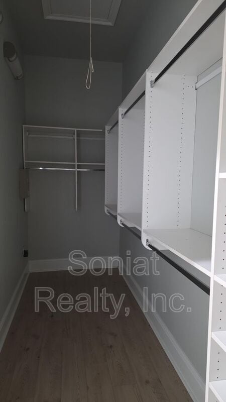 Building Photo - 5815 Catina St