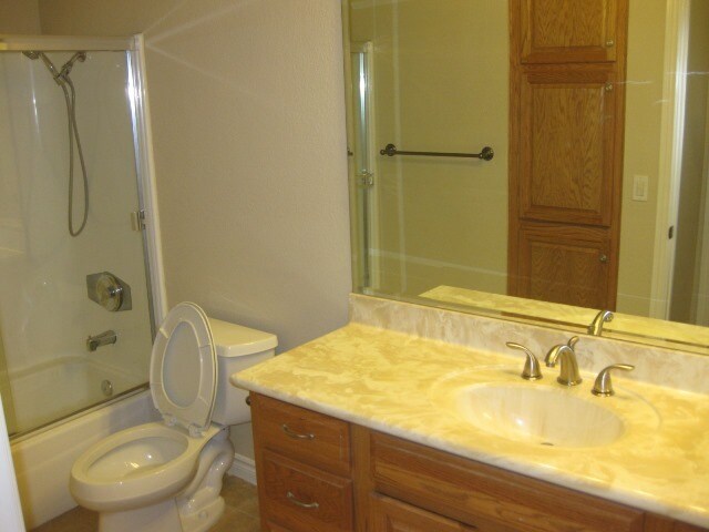 Building Photo - 1845 Bayview Heights Dr