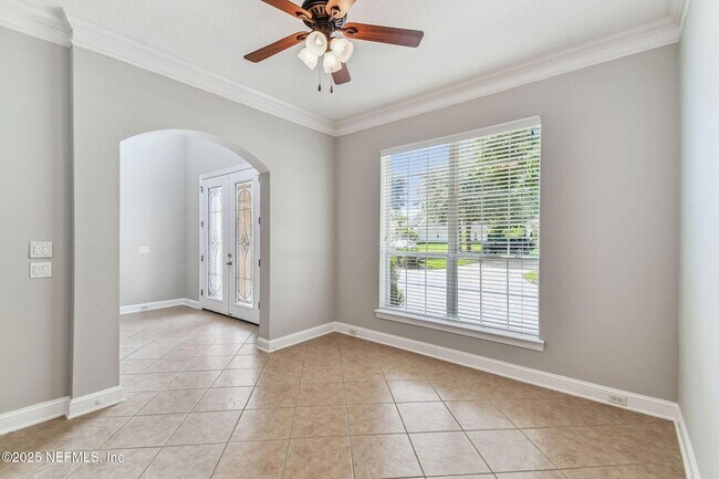 Building Photo - 263 Stonewell Dr