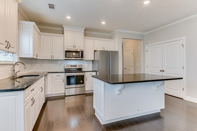 Building Photo - 5107 Heathbrook Dr