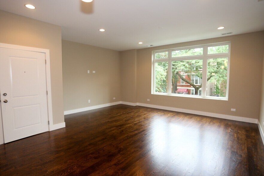 Building Photo - 2639 W Potomac Ave