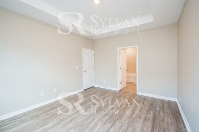 Building Photo - Don't miss out on this lovely 4BR 2BA home