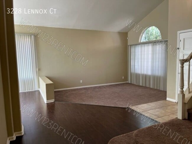 Building Photo - 3228 Lennox Ct