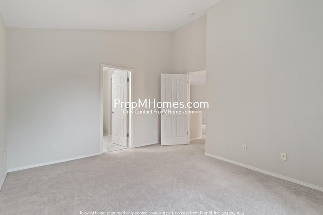 Building Photo - Three Bedroom Home in Aloha w/ Forest Like Surrounding!