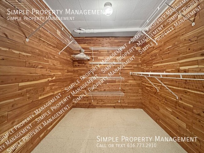 Building Photo - 5352 Queensbury Dr SE