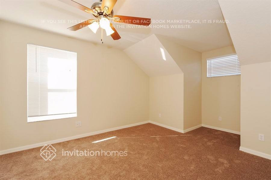 Building Photo - 10710 Lakeside Vista Dr