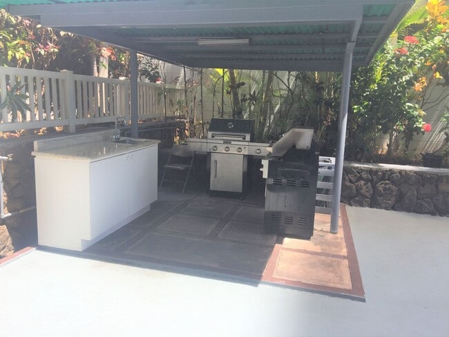 Building Photo - Piikoi Tower, 1 bdrm, 1 bath, 1 cov'd pkg