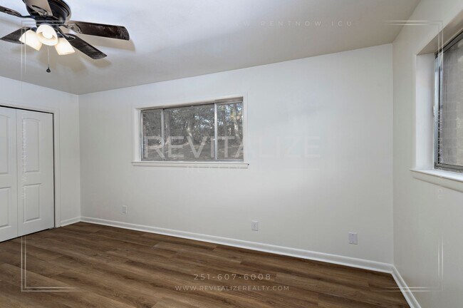 Building Photo - HALF-DEPOSIT SPECIAL! Spacious 4-Bed 2-Bath Brick Home in West Mobile