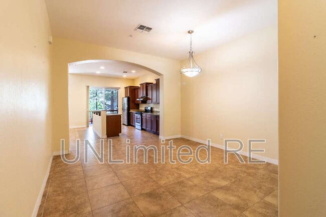 Building Photo - 3247 Merryvale Ln