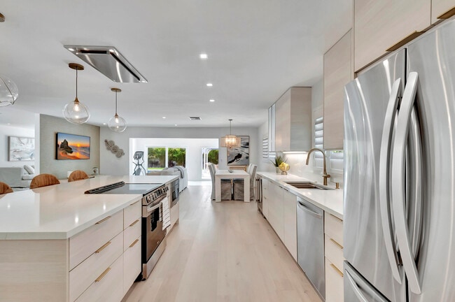 Building Photo - 530 NW 14th St