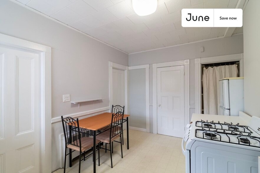 Building Photo - 2 Sherman St