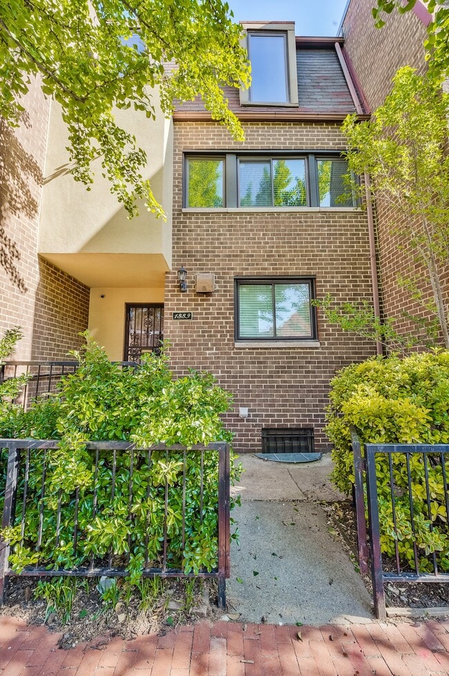 Building Photo - 1339 Riggs St NW