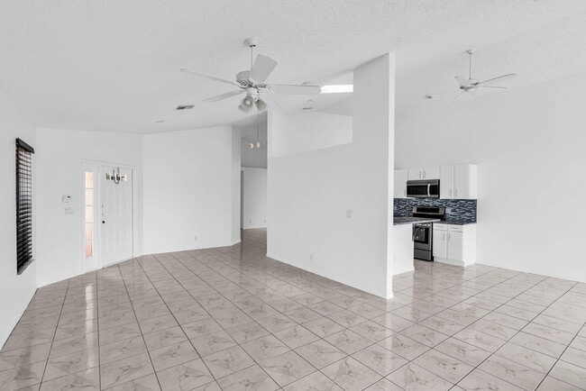 Building Photo - 12382 Pleasant Green Way
