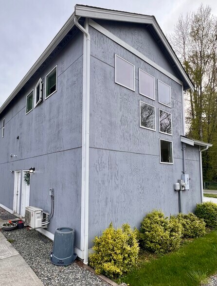 Building Photo - 11420 8th Ave S